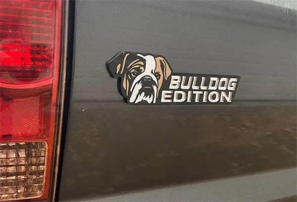 Koiraembleemi autoon