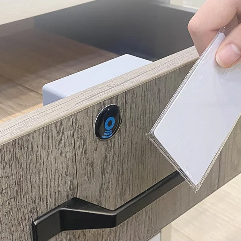 Elektroninen kaappilukko