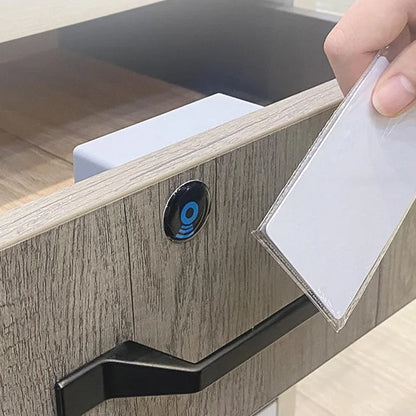 Elektroninen kaappilukko
