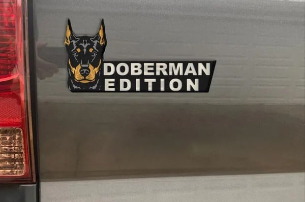 Koiraembleemi autoon