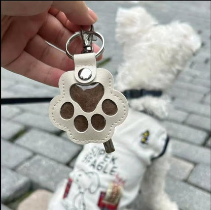Nahkainen tassuavaimenperä lemmikkisi muistoksi - 🐾 Säilytä heidän muistonsa aina lähelläsi