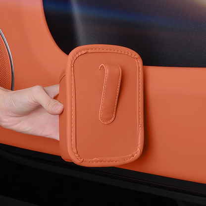 Nahkainen mukipidike autoon – clip-on-kiinnitys