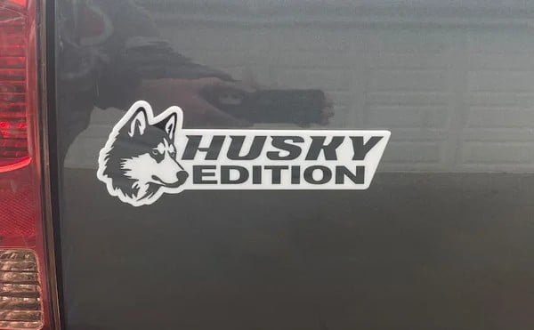 Koiraembleemi autoon