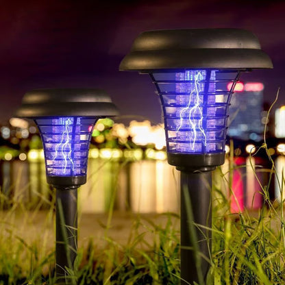 Aurinkoenergialla toimiva LED-hyönteisvalaisin
